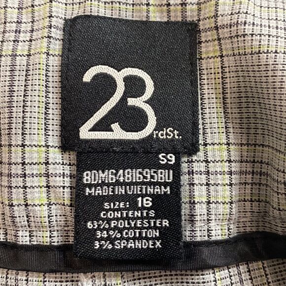 Plus Size Light Gray Dress Capris By 23rd St. Size 16. - Picture 5 of 5